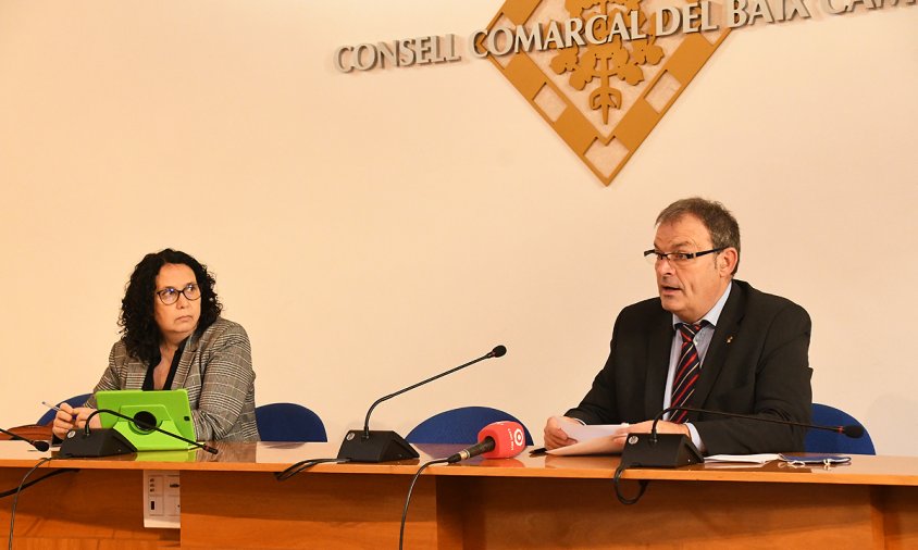 Rosa M. Abelló i Quim Calatayud, ahir, a la seu del Consell Comarcal del Baix Camp