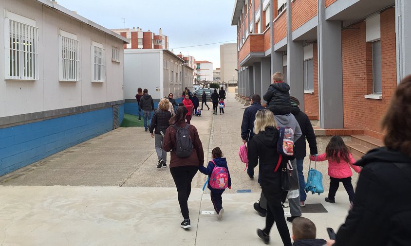 Imatge dels mòduls prefabricats de l'Escola Mestral que seran substituïts pel nou aulari