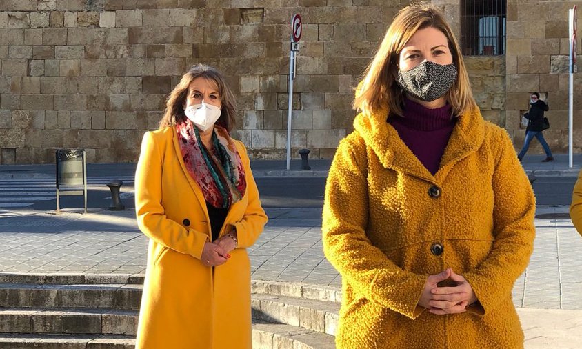 Neus Roig, presidenta de l'Observatori Acadèmic de la URV, i Raquel Sans, diputada d'ERC al Parlament