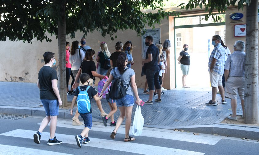 Imatge d'arxiu de l'entrada a l'edifici La Salle del col·legi Cardenal Vidal i Barraquer, el passat mes de setembre a l'inici de curs