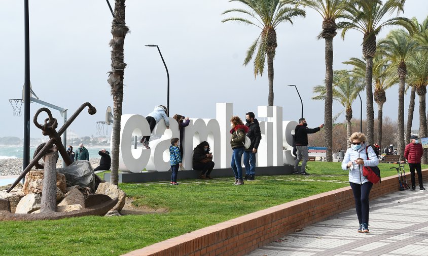 Passeig de les Palmeres i lletres de Cambrils, aquest passat diumenge al matí