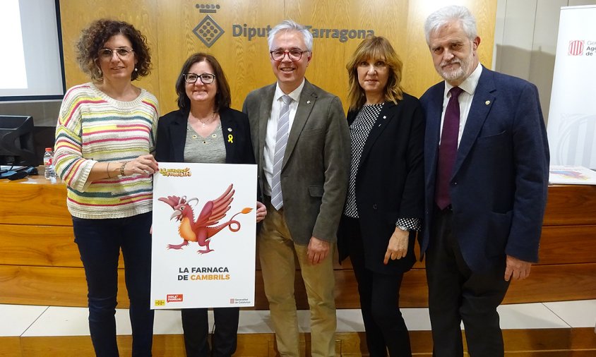 La regidora de Turisme, Mercè Dalmau, i l'alcaldessa de Cambrils, Camí Mendoza, juntament amb Octavi Bono, Martí Carnicer i Carme Mansilla