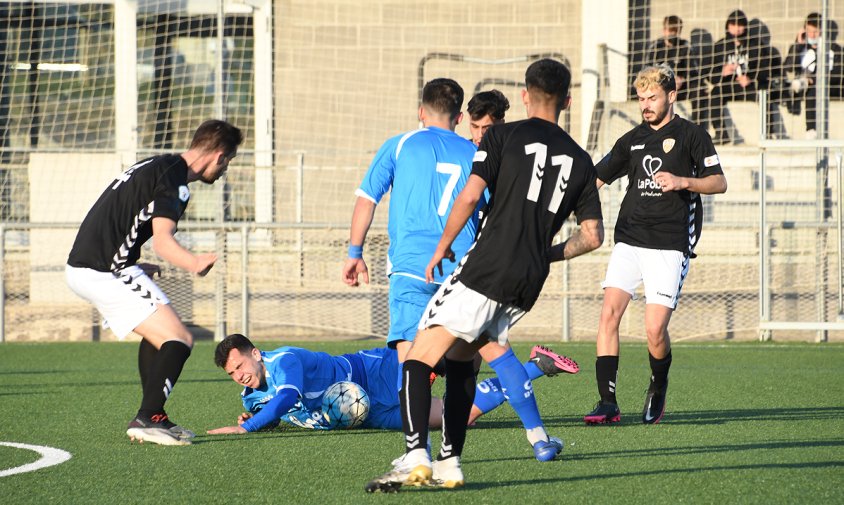 Imatge corresponent al partit disputat entre el Cambrils Unió i la Pobla de Mafumet B, el passat 20 de març a l'estadi municipal