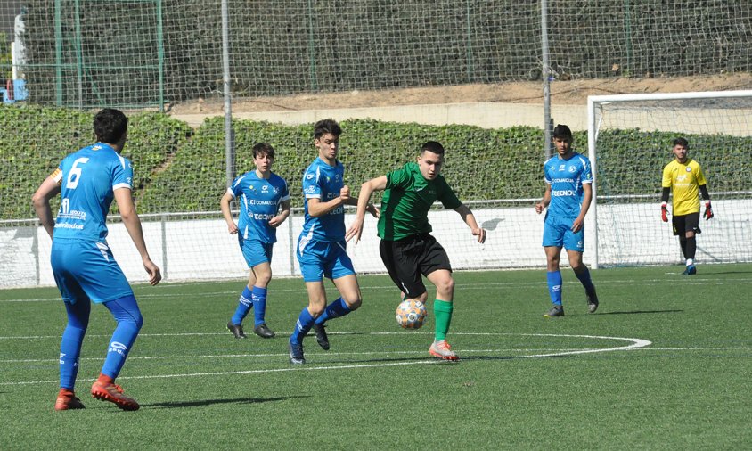 Imatge d'un partit de l'equip juvenil de Preferent del Cambrils Unió disputat aquesta temporada