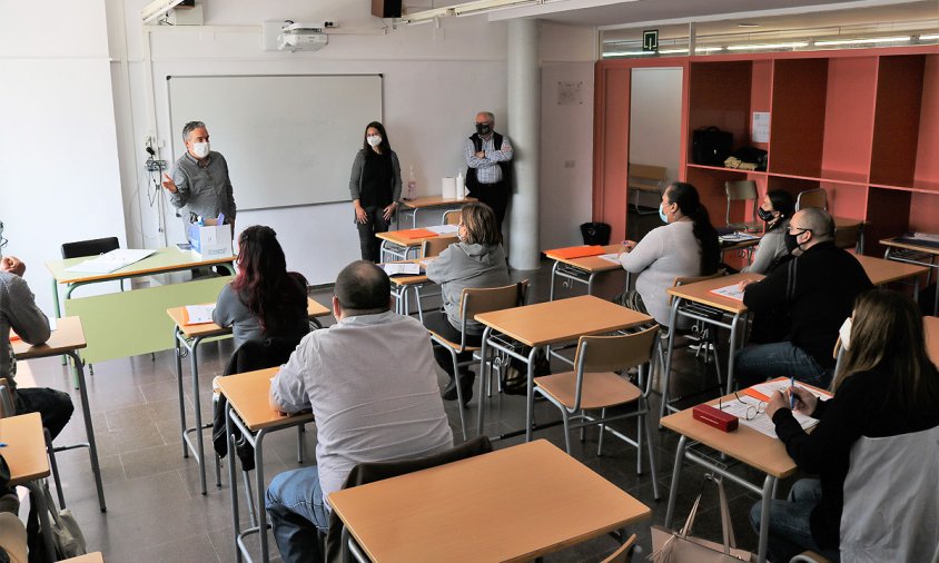 Una quinzena d’alumnes va començar, ahir, el nou curs de Carnisseria i elaboració de productes carnis