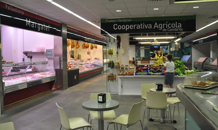 Aspecte del Mercat Municipal de la Platja, poc temps abans del seu tancament
