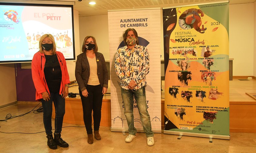 Cinta Ballesté, Camí Mendoza i Gregorio Vergara, aquest matí, a la presentació del 46è Festival Internacional de Música de Cambrils