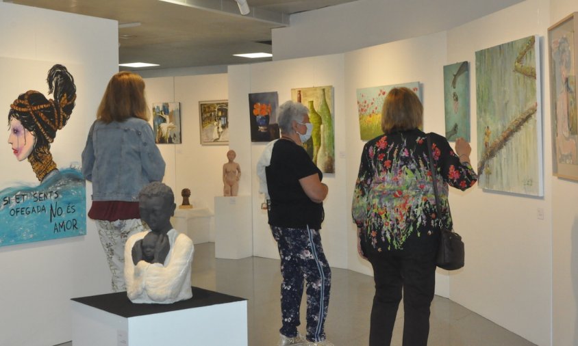 Imatge de l'exposició dels Artistes de Cambrils instal·lada a la Sala Àgora