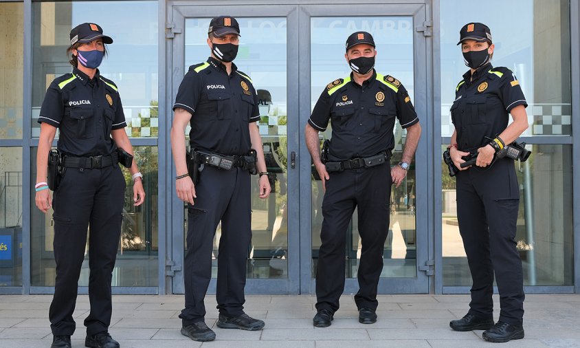 Imatge de la nova indumentària dels agents de la Policia Local de Cambrils