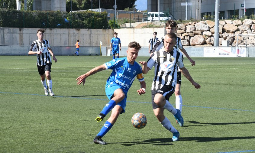 Imatge d'un partit de l'equip juvenil de Preferent del Cambrils Unió disputat aquesta temporada