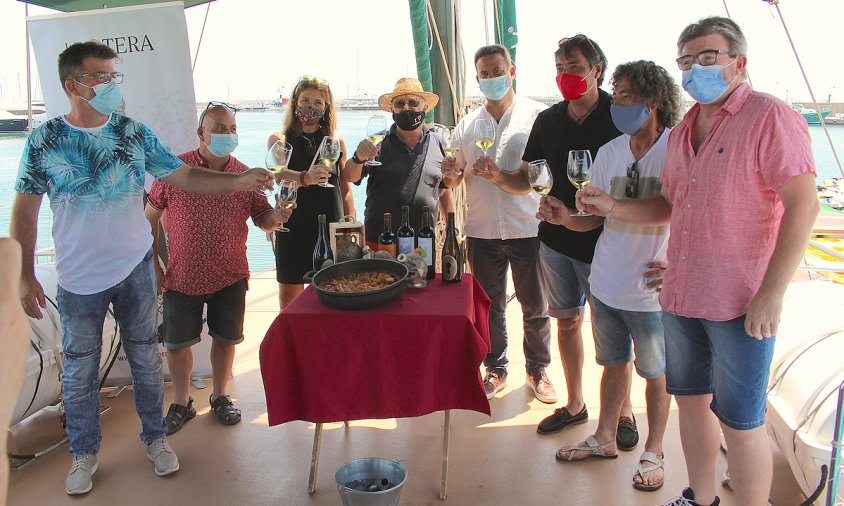 La presentació del projecte Wines&Sea es va fer ahir, a bord de la goleta Karya