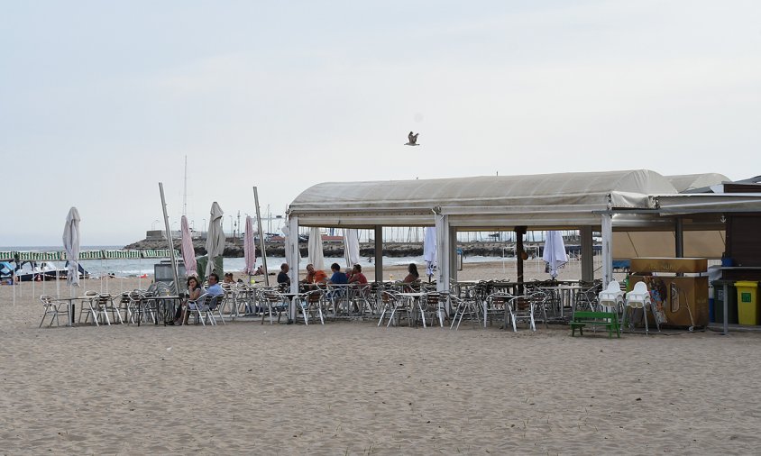 Una de les guinguetes de la platja del Regueral, ahir a la tarda