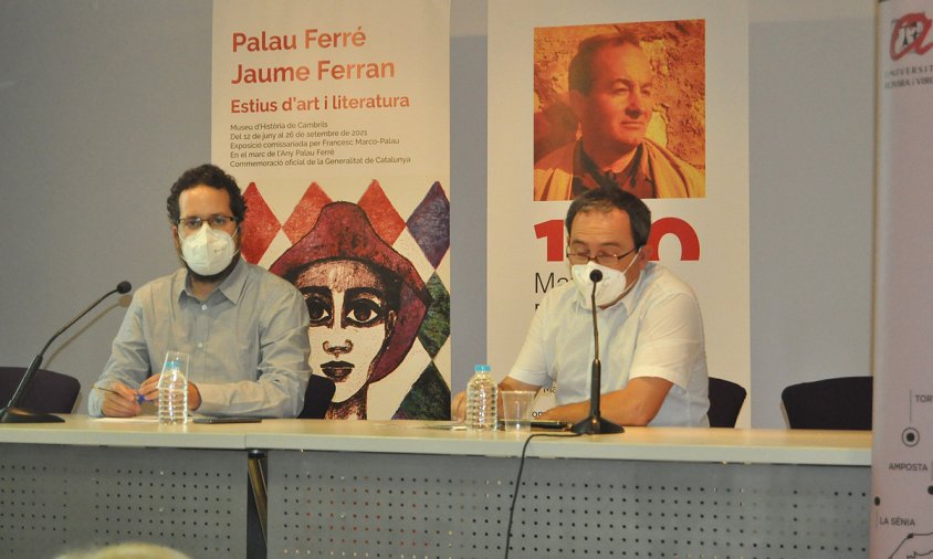 Francesc Marco-Palau i Gerard Martí, ahir, a l'inici de la conferència celebrada al Centre Cultural