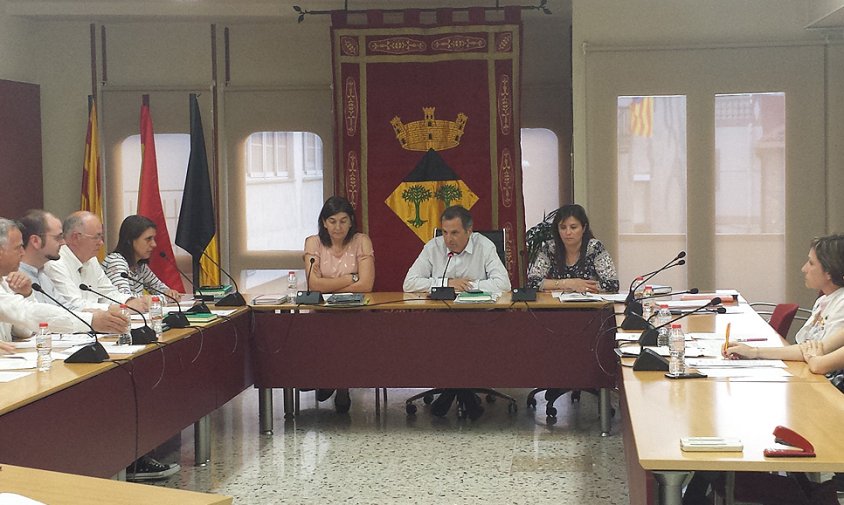 Imatge del ple de l'Ajuntament de l'Hospitalet de l'Infant i Vandellòs