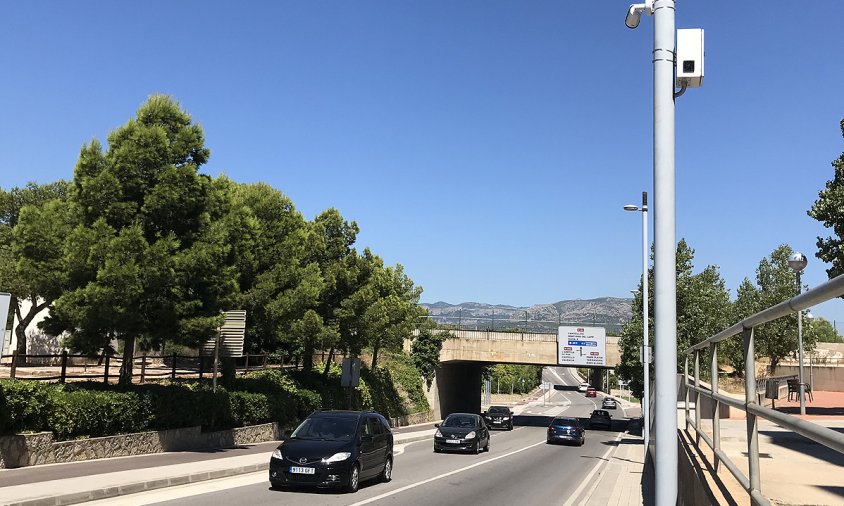 Càmara instal·lada a l'entrada de l'Hospitalet de l'Infant