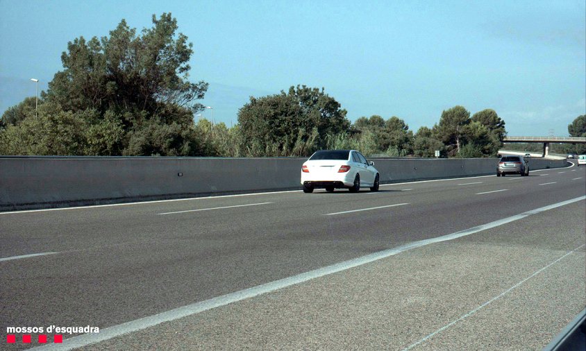 Imatge d'un dels vehicles detinguts per excés de velocitat a l'AP-7 al seu pas per Salou