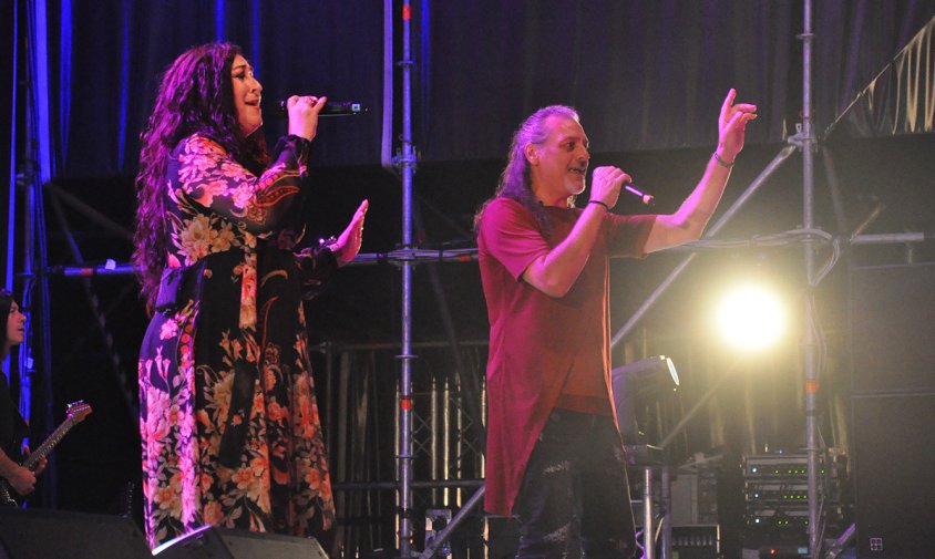 Un moment del concert de Camela, ahir a la nit, al parc del Pinaret