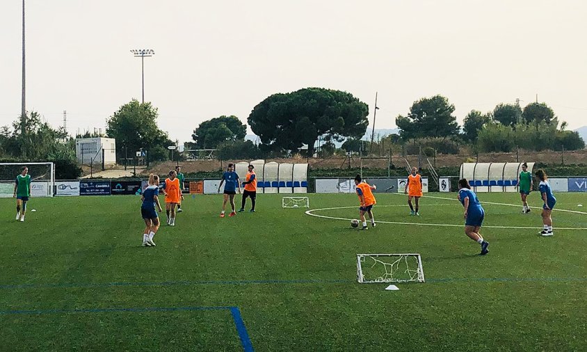 Primer entrenament del Cambrils Unió femení F11, aquest passat dimarts a la tarda