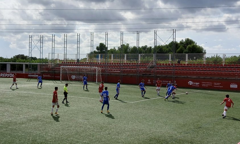 Imatge del partit disputat entre la Pobla de Mafumet B i el Cambrils Unió, aquest passat dissabte a la tarda