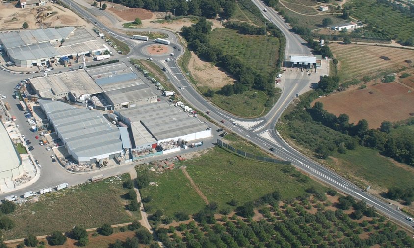 La rotonda unirà la carretera de Montbrió amb la futura avinguda de l'Esport, a l'alçadadel polígon industrial Belianes