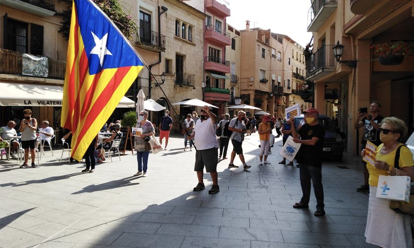 Un moment de la concentració d'ahir de les Àvies i Avis, a la plaça de la Vila