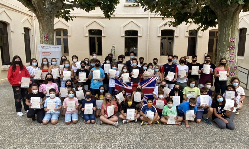 Foto de grups dels alumnes que van rebre el seu diploma