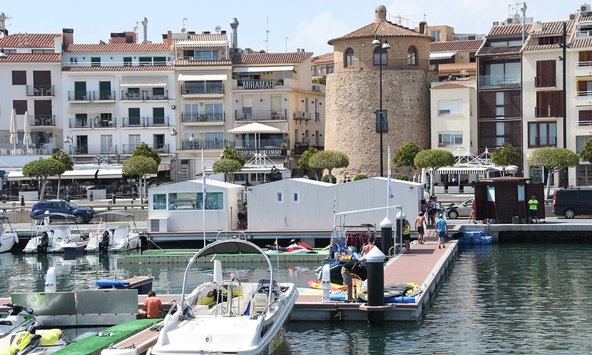 Les tres casetes de la nova marina del port es van instal·lar el passat mes de juny