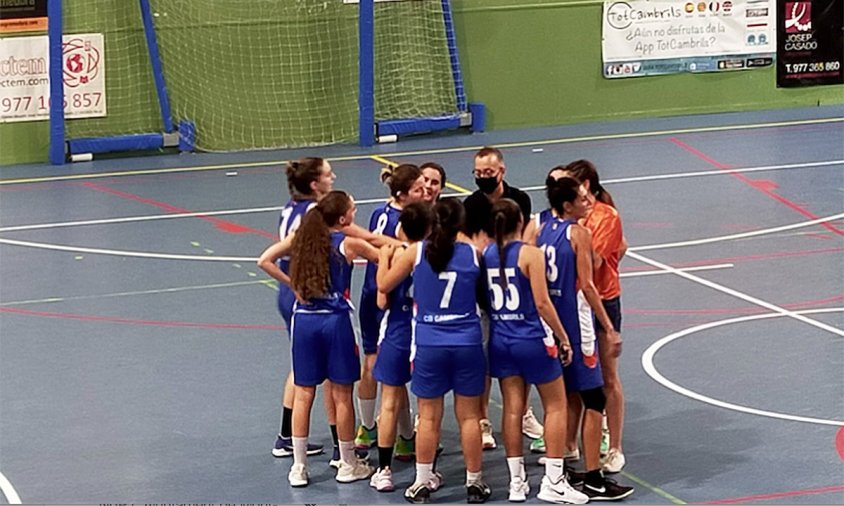 Imatge d'arxiu d'un partit del CB Cambrils femení, aquesta temporada