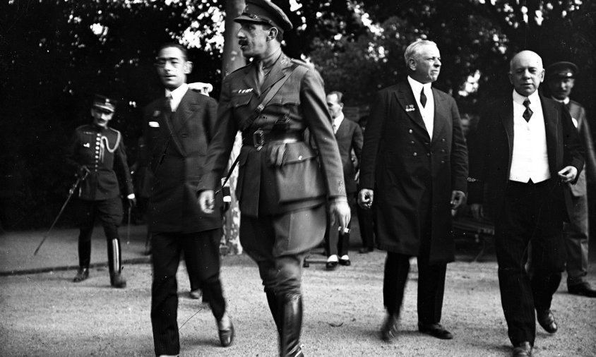 El rei Alfons XIII en companyia del marquès de Marianao visitant el parc Samà. fig. 3