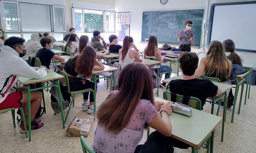 Imatge d'una de les primeres sessions amb l'alumnat d'ESO del col·legi Cardenal Vidal i Barraquer