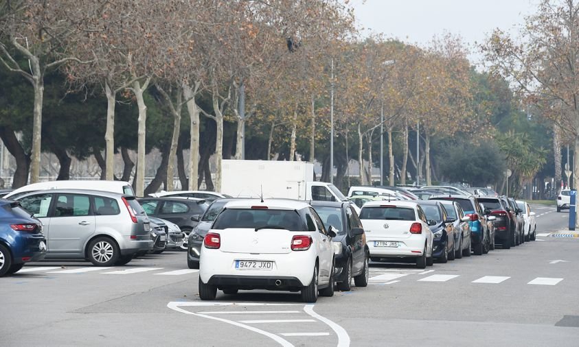 Imatge de l'aparcament del parc del Pescador