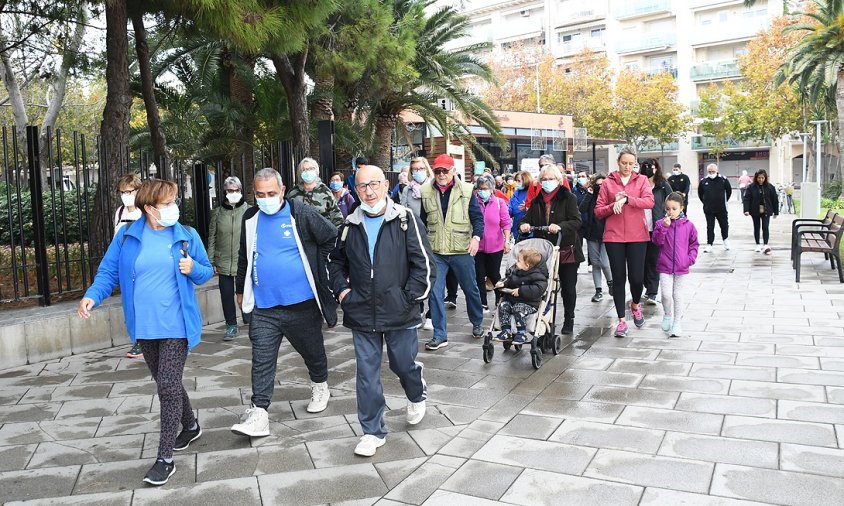 Sortida de la ruta saludable des de davant la seu del Patronat de Turisme, ahir al matí