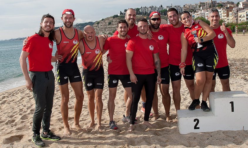 Equip Absolut masculí del Club Rem Cambrils, que ha quedat segon a la classificació general de la Lliga de Llarga Distància de Llagut Català