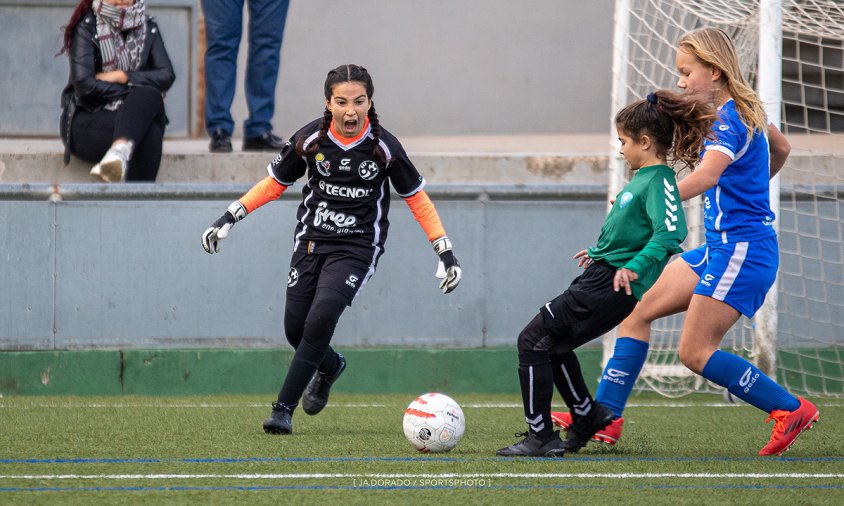 Imatge d'un dels partits dels equips base del Cambrils Unió