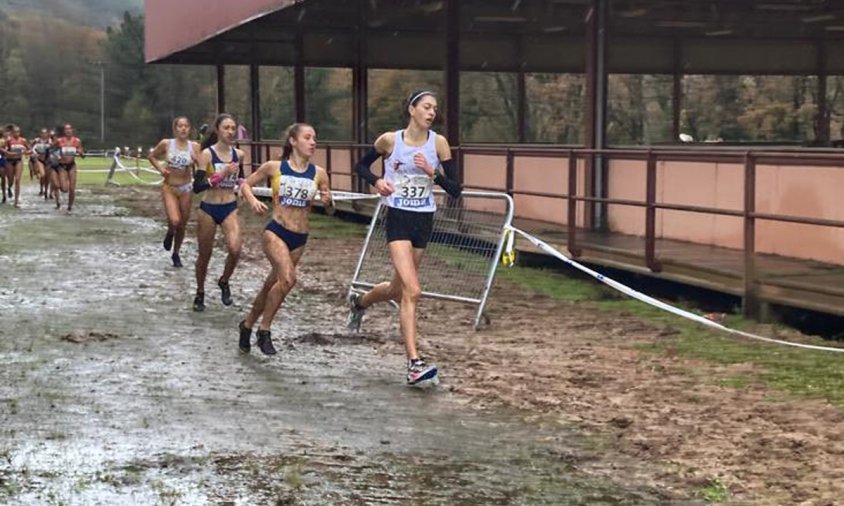 L'atleta Maria Taggi en tercera posició de la prova