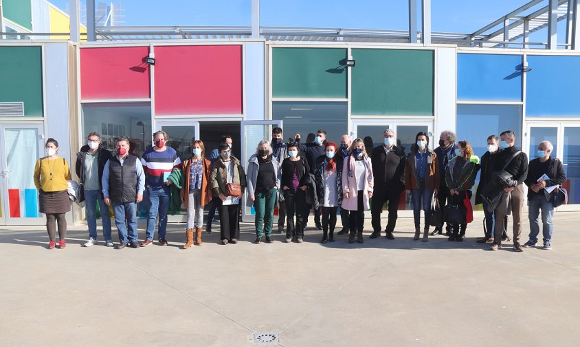 Foto de grups dels participants en la reunió de la Taula de Municipis per un Litoral Sostenible, celebrada ahir a Segur de Calafell