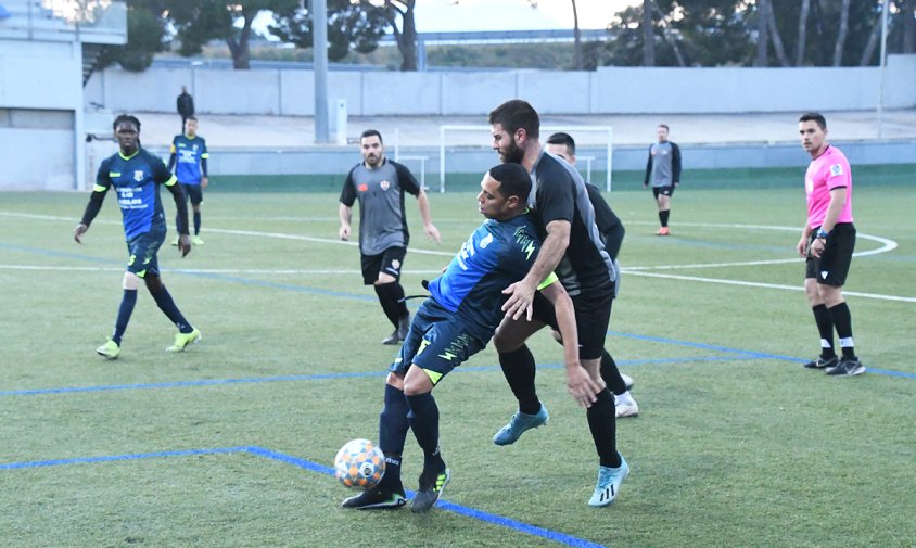 El Marina va perdre en el partit disputat aquest passat dissabte a la tarda a l'estadi municipal davant l'Icomar