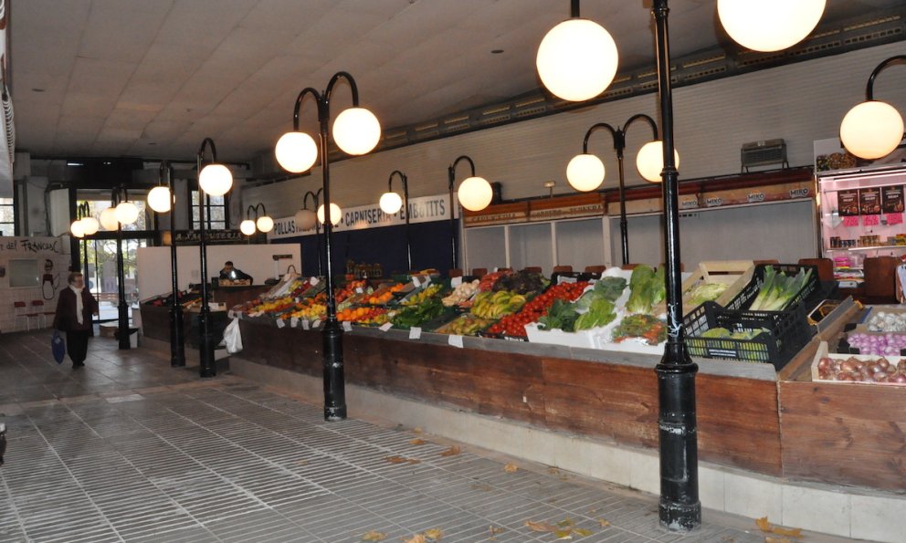 La remodelació del Mercat de la Vila inclourà la construcció d'un altell per als obradors i els expositors de venda a sota