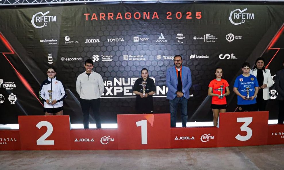 Les germanes Oumnia i Iman El Mouhmouh queden primera i tercera al Campionat Estatal de Tenis Taula 2025