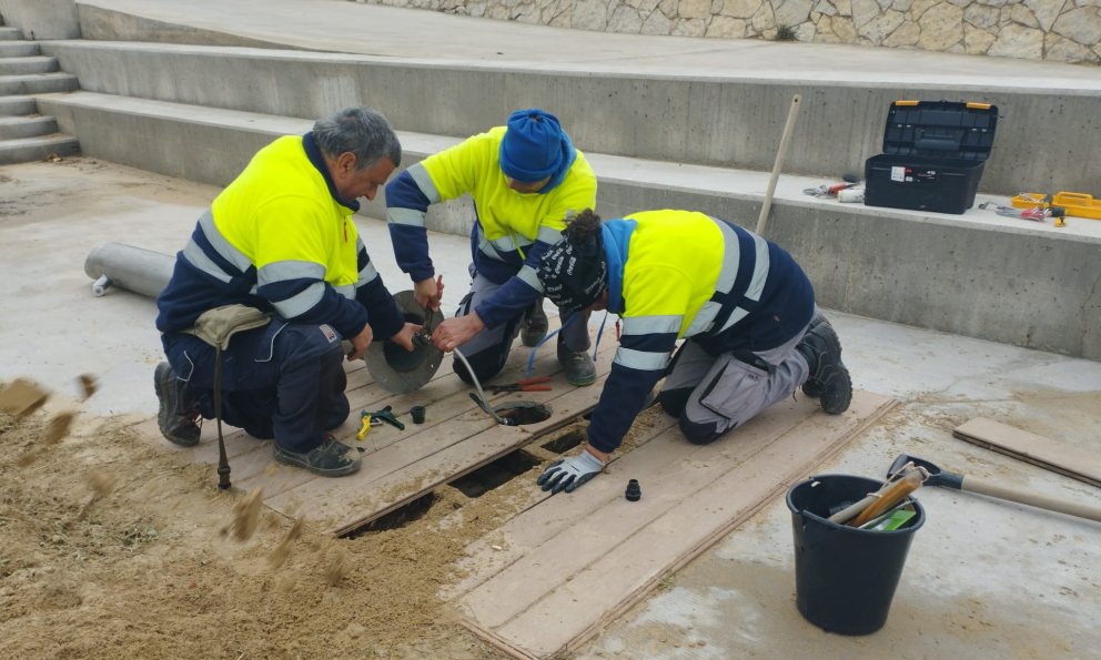 Tornen les dutxes i els rentapeus a les platges de Cambrils