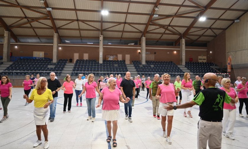 El grup de balls llatins del Casal de la Gent Gran farà una exhibició al Cambrils DanceSport